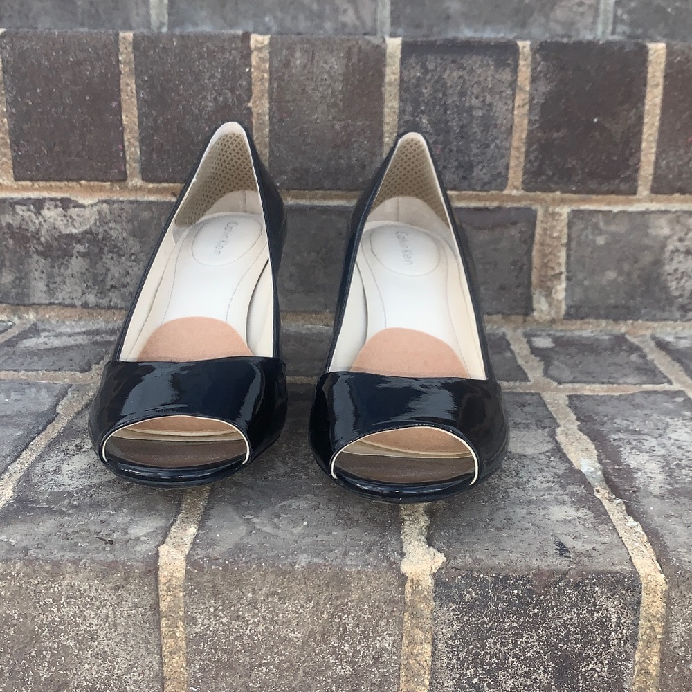 CALVIN KLEIN BLACK OPEN TOE HEELS, LIKE NEW, SIZE 7